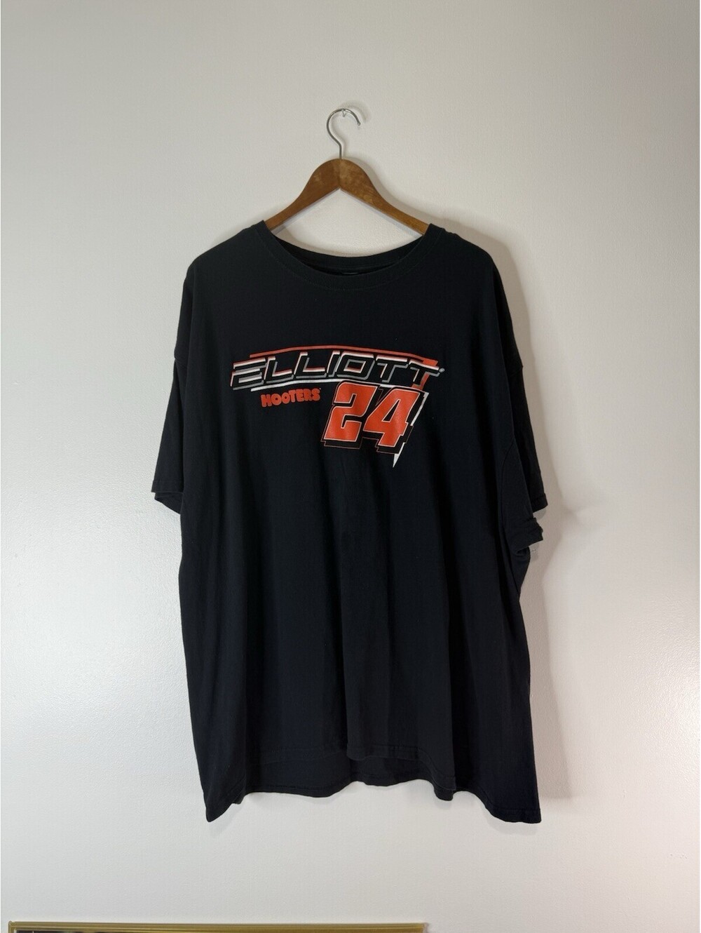 2020 Chase Elliot Hooters Black NASCAR Shirt Size XXXL